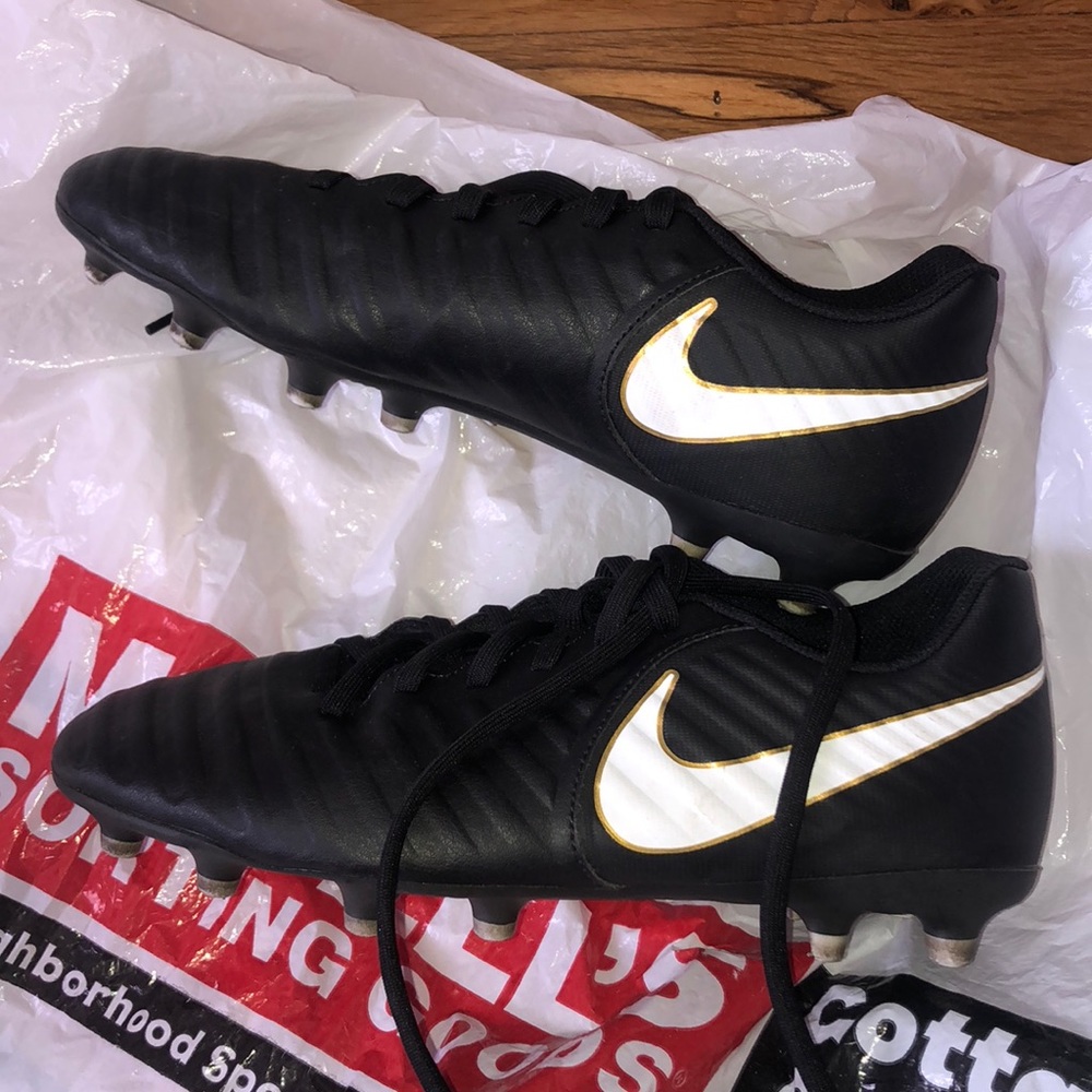 Soccer cleats